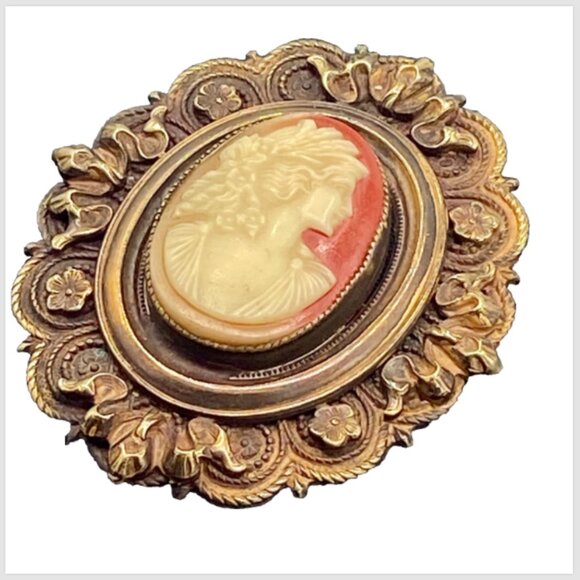 Antique Victorian Celluloid “First Plastic” Cameo Brooch Pin,Ornate Golden Frame - Picture 2 of 9